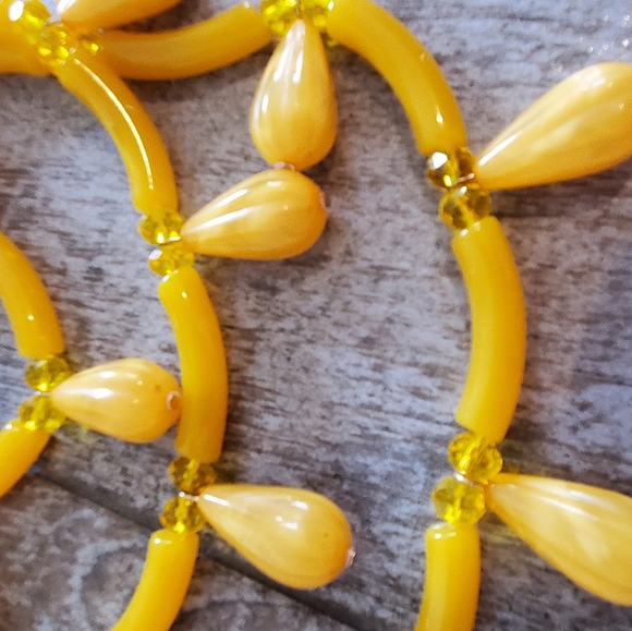 Vintage bakelite ? Yellow unique triple beaded necklace statement bib 70's 80's - Picture 12 of 16